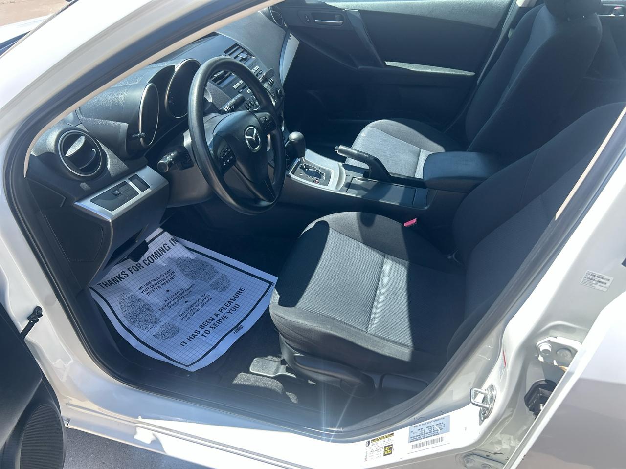 Mazda MAZDA3 4dr Sdn Auto i Touring 2011