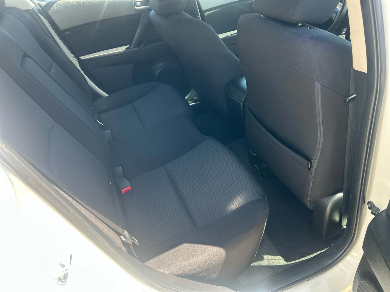 Mazda MAZDA3 4dr Sdn Auto i Touring 2011