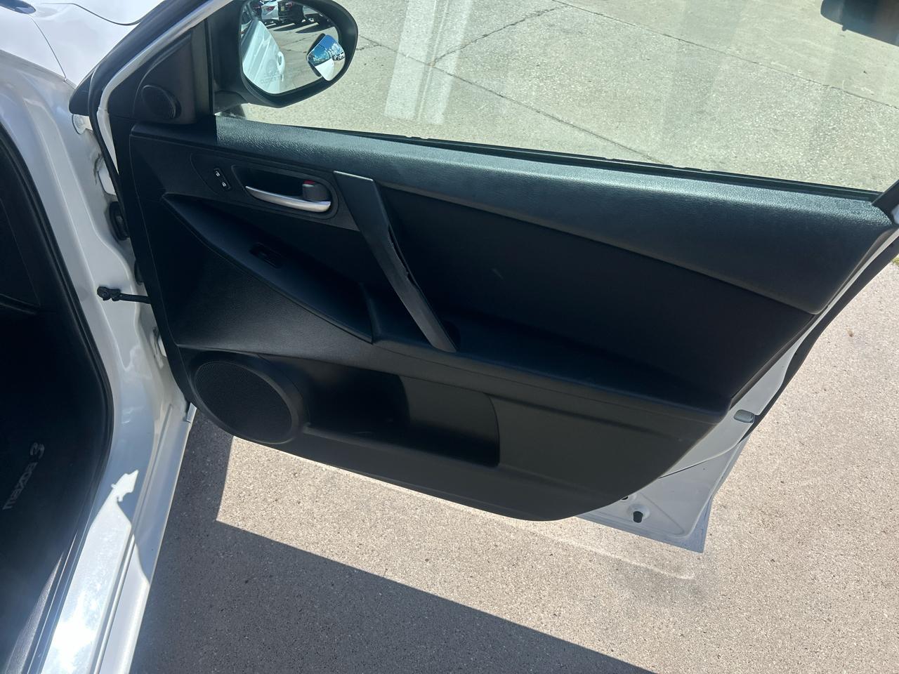 Mazda MAZDA3 4dr Sdn Auto i Touring 2011