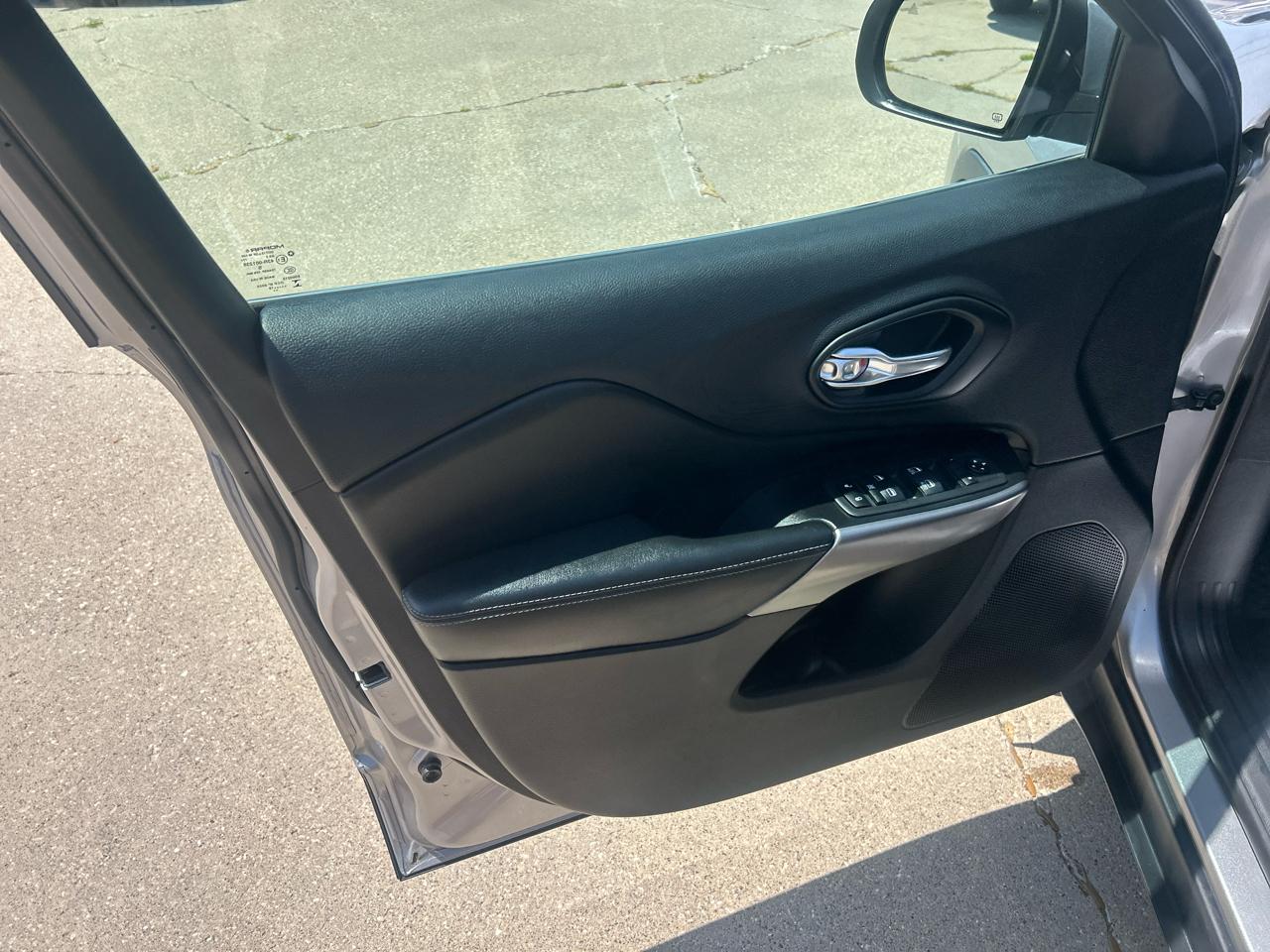 Jeep Cherokee Latitude Plus 4x4 2019