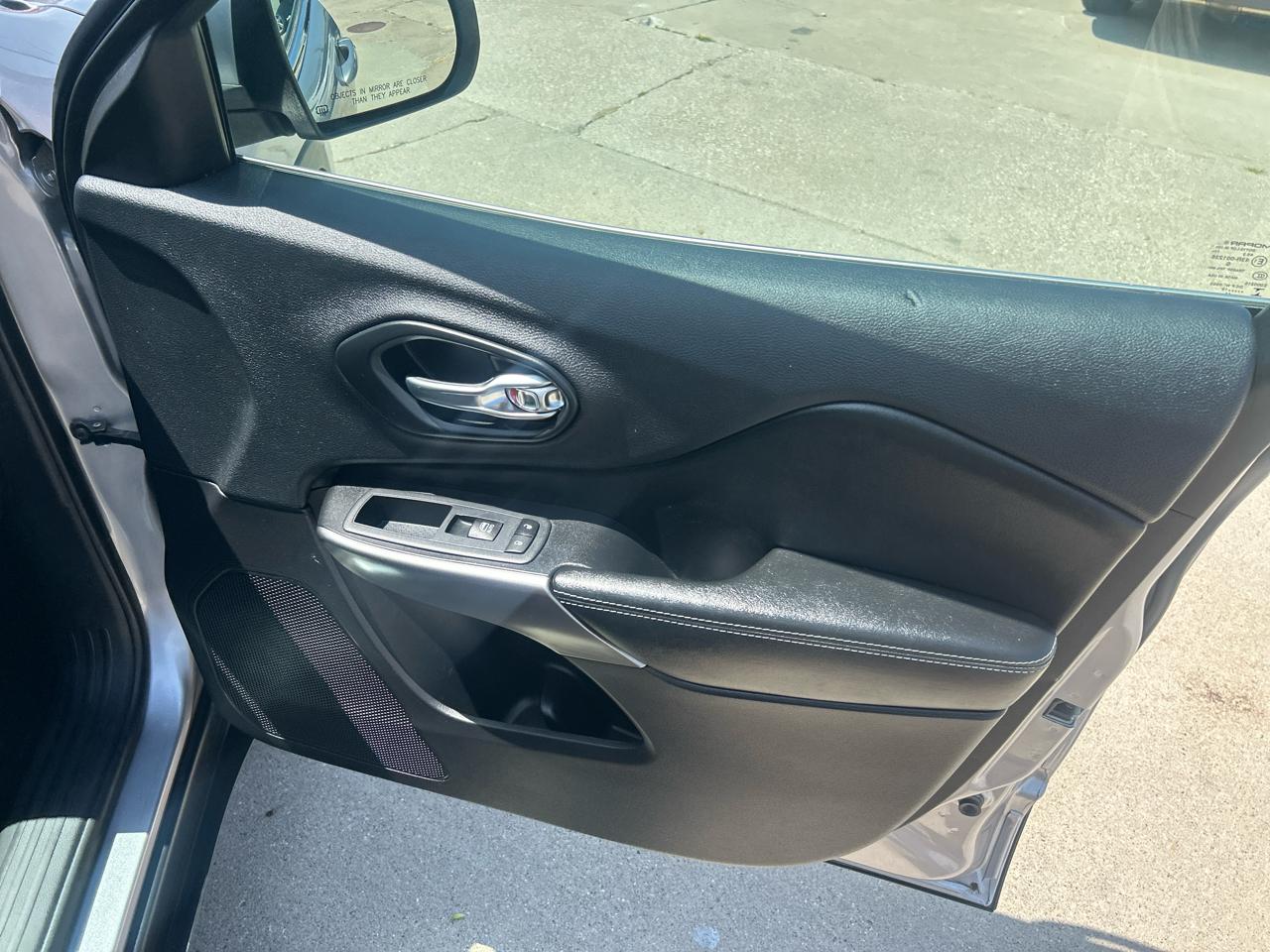 Jeep Cherokee Latitude Plus 4x4 2019
