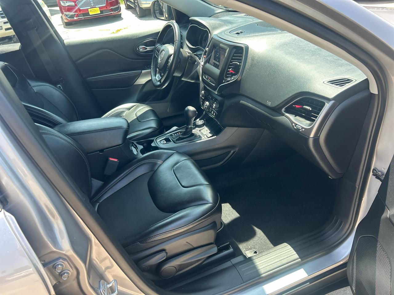 Jeep Cherokee Latitude Plus 4x4 2019