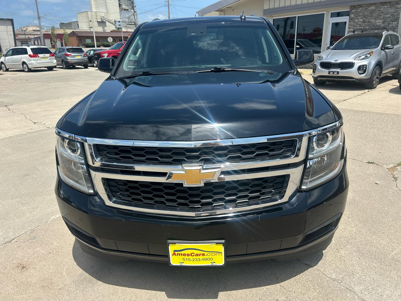 Chevrolet Suburban 4WD 4dr 1500 LT 2017