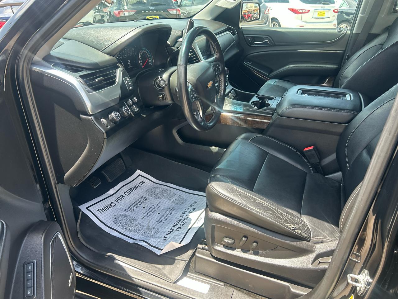 Chevrolet Suburban 4WD 4dr 1500 LT 2017