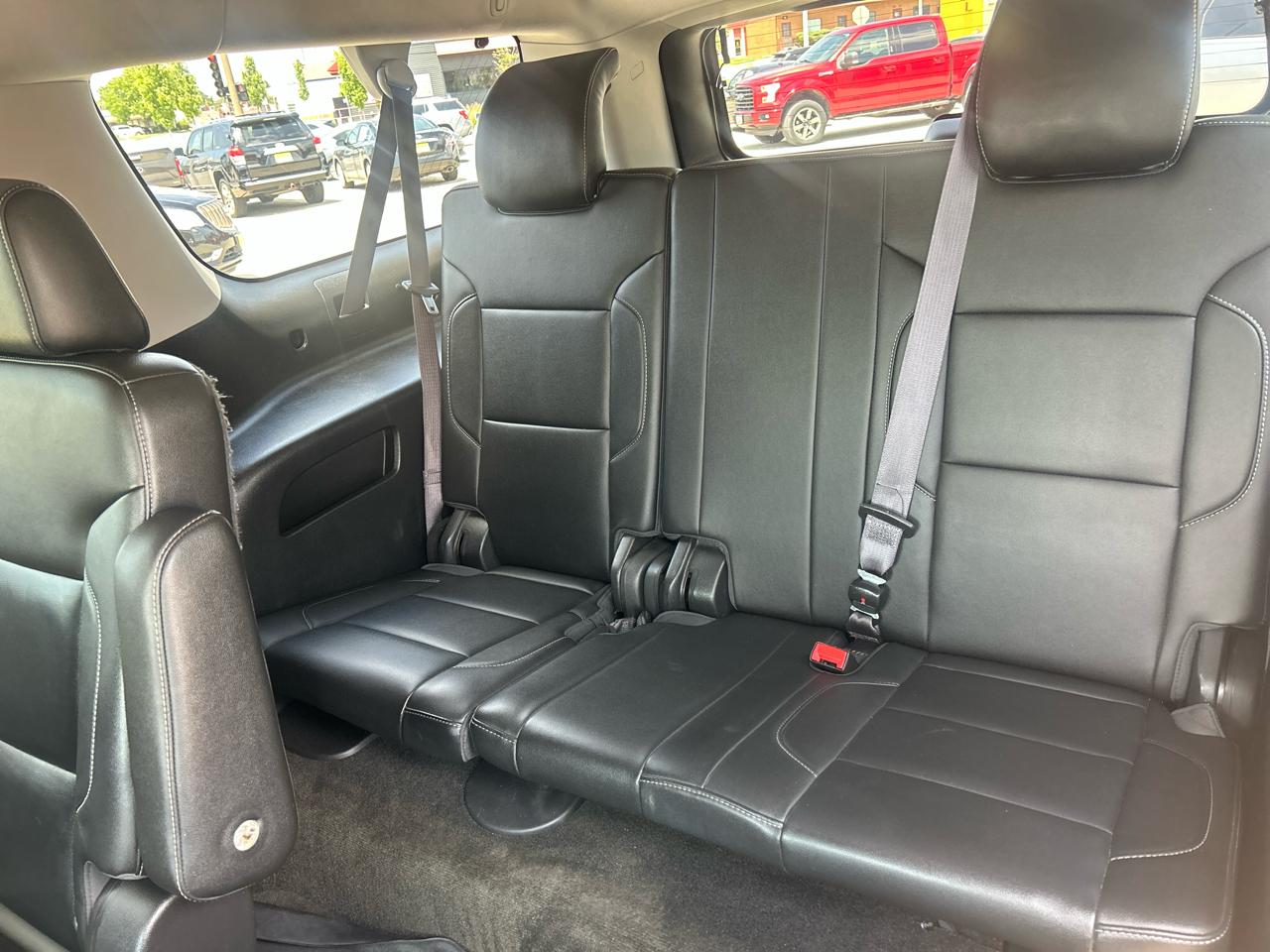Chevrolet Suburban 4WD 4dr 1500 LT 2017