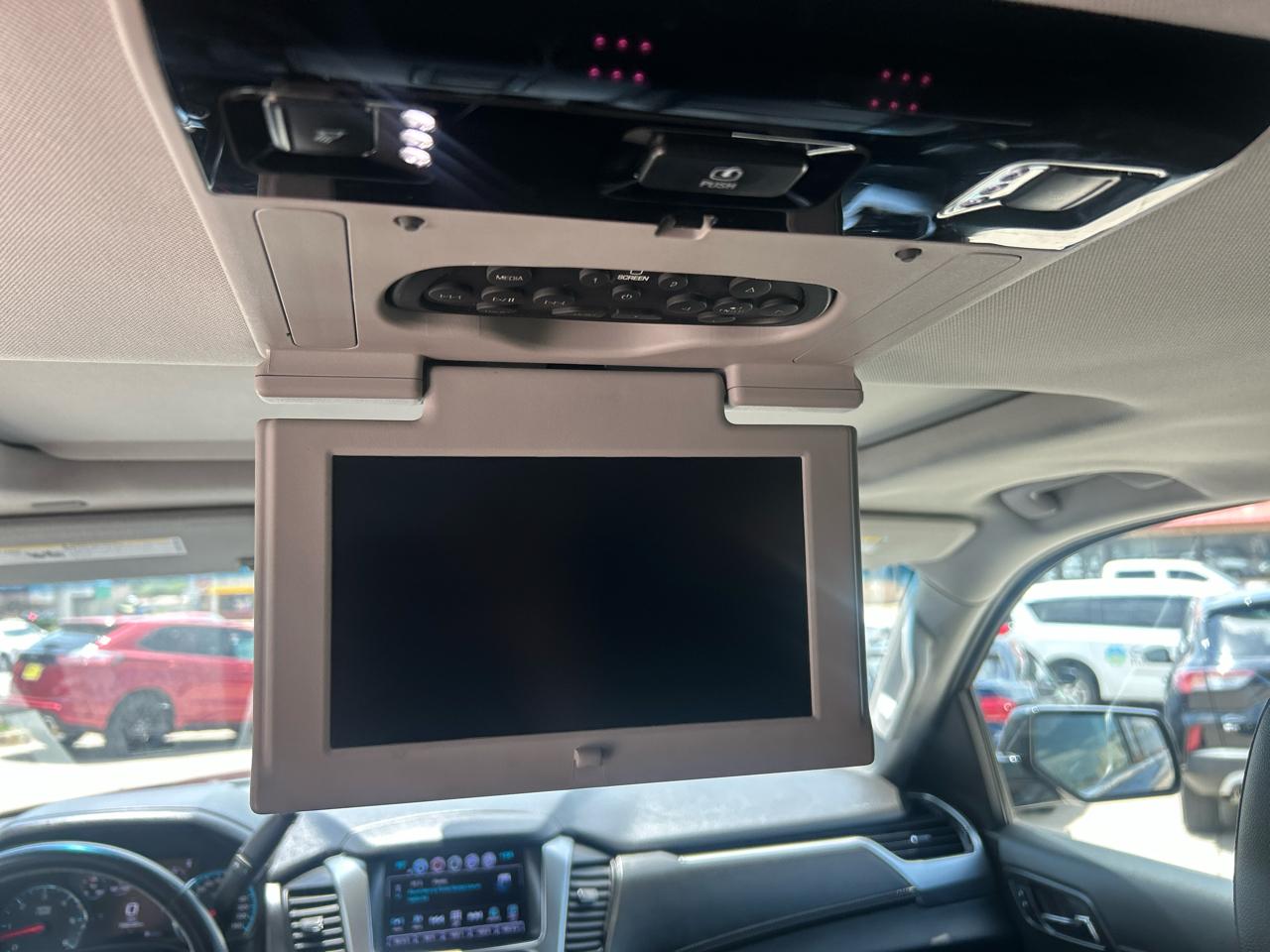 Chevrolet Suburban 4WD 4dr 1500 LT 2017