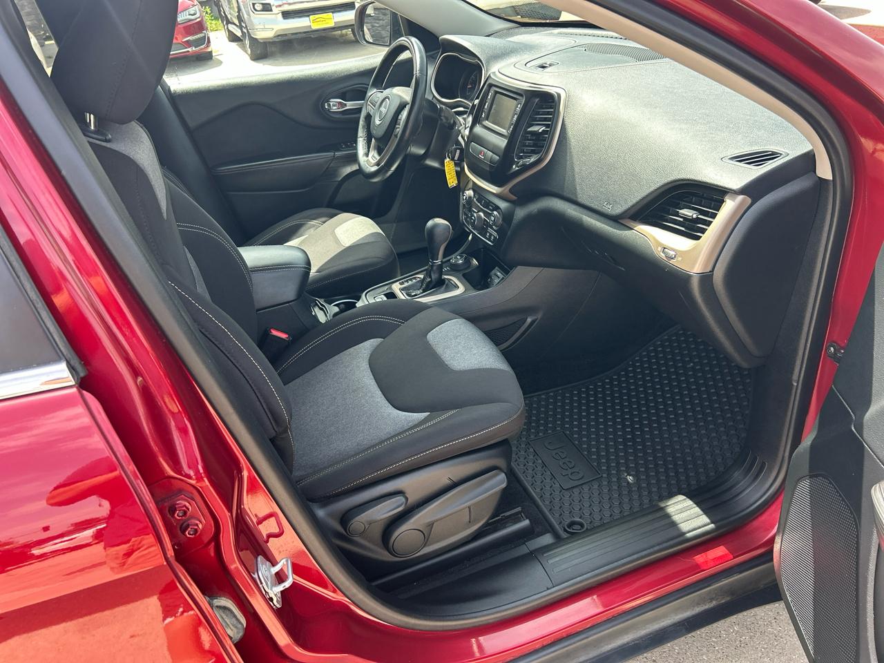 Jeep Cherokee 4WD 4dr Latitude 2014