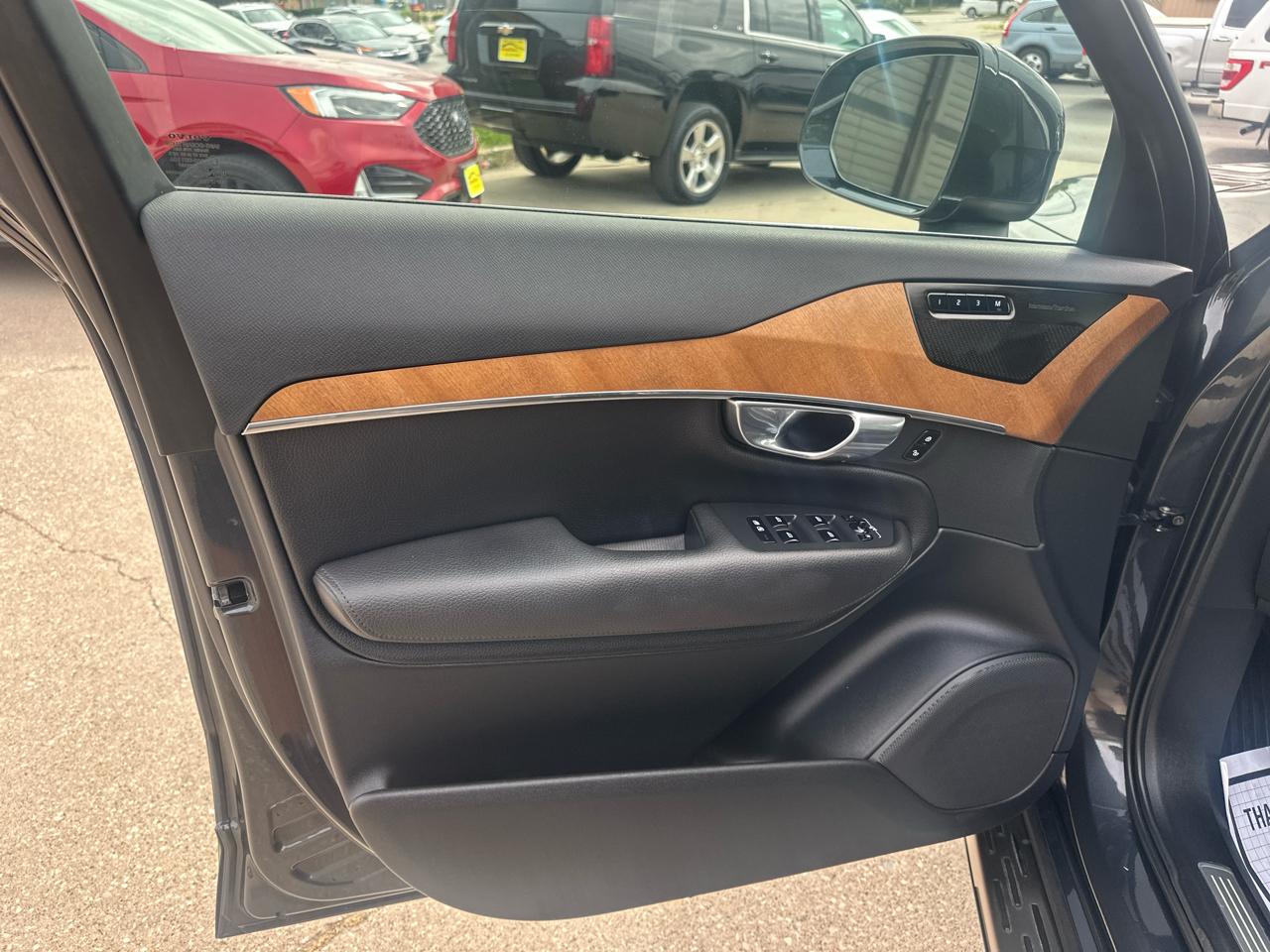 Volvo XC90 T6 AWD Momentum 7P 2022