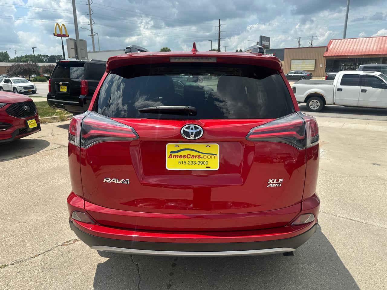 Toyota RAV4 XLE AWD (Natl) 2017