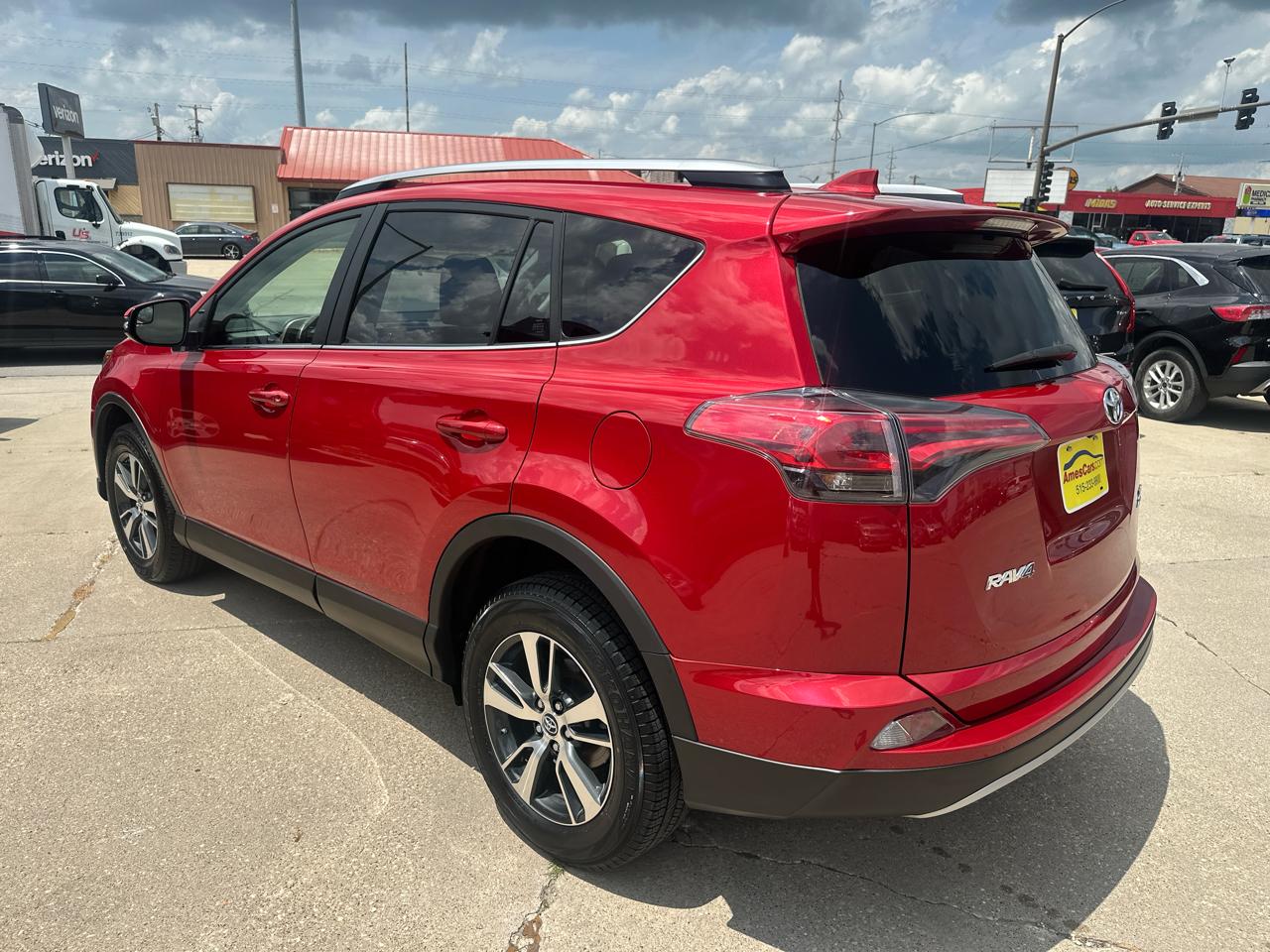 Toyota RAV4 XLE AWD (Natl) 2017