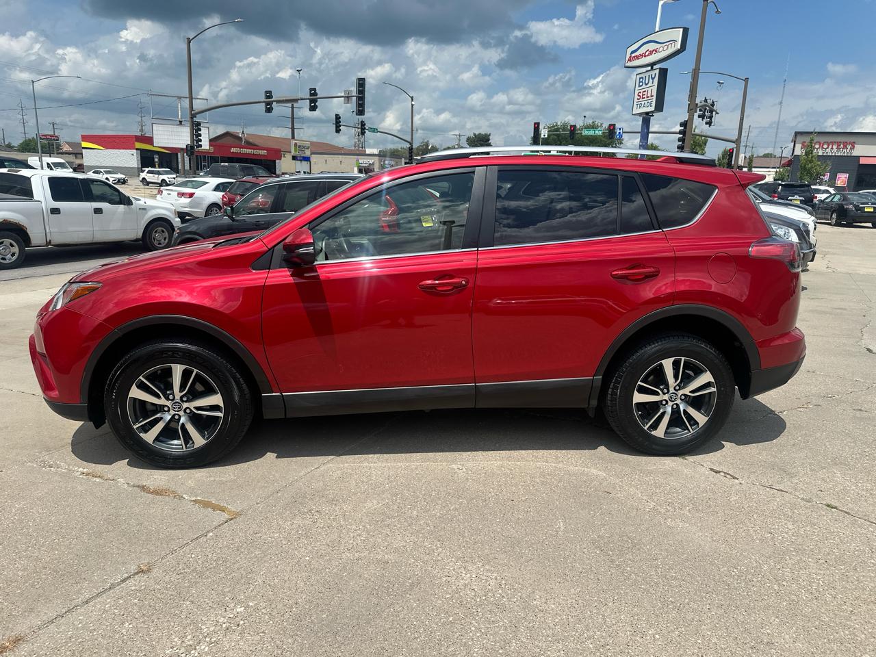 Toyota RAV4 XLE AWD (Natl) 2017