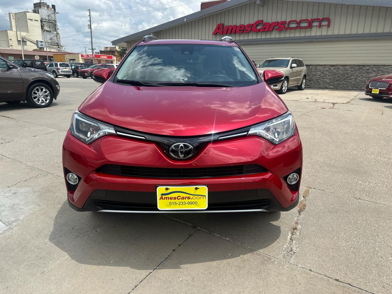 Toyota RAV4 XLE AWD (Natl) 2017