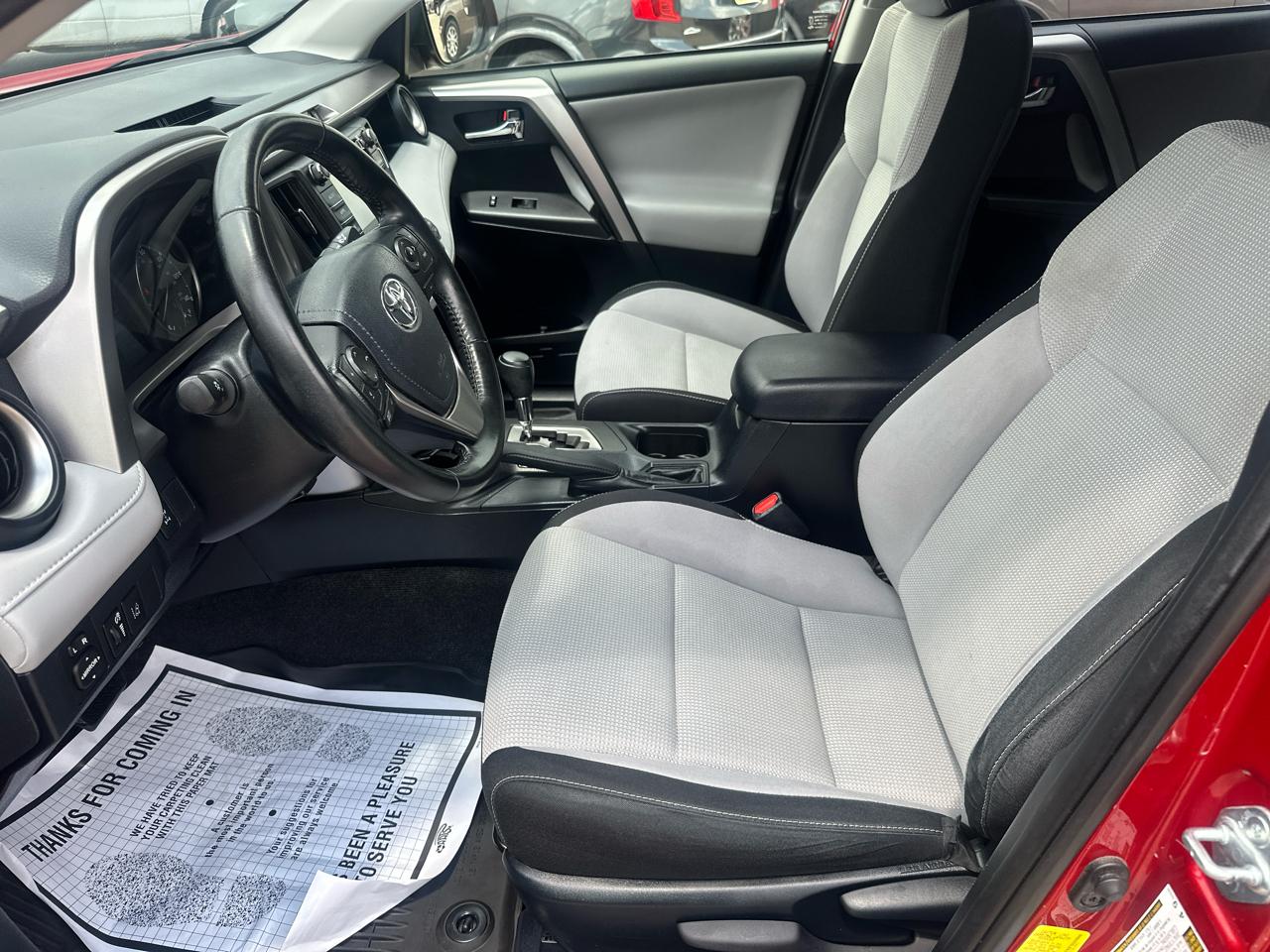 Toyota RAV4 XLE AWD (Natl) 2017