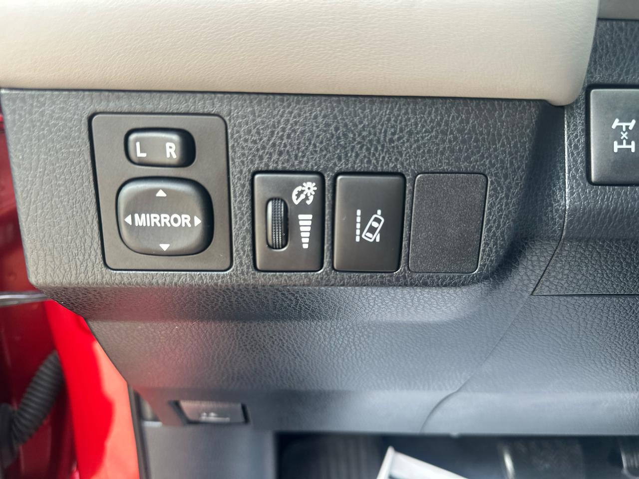 Toyota RAV4 XLE AWD (Natl) 2017