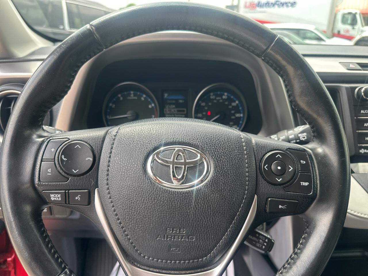 Toyota RAV4 XLE AWD (Natl) 2017