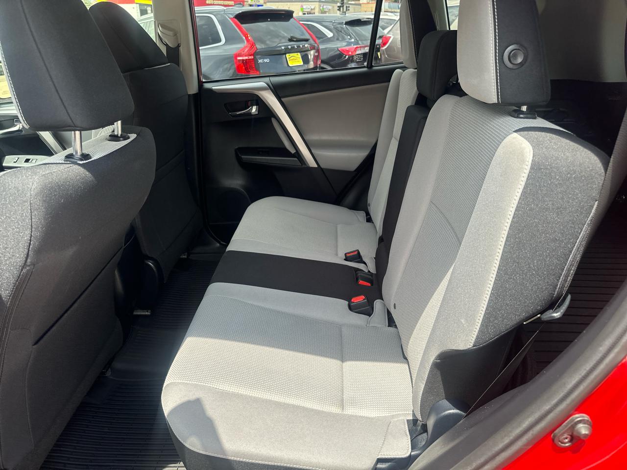 Toyota RAV4 XLE AWD (Natl) 2017