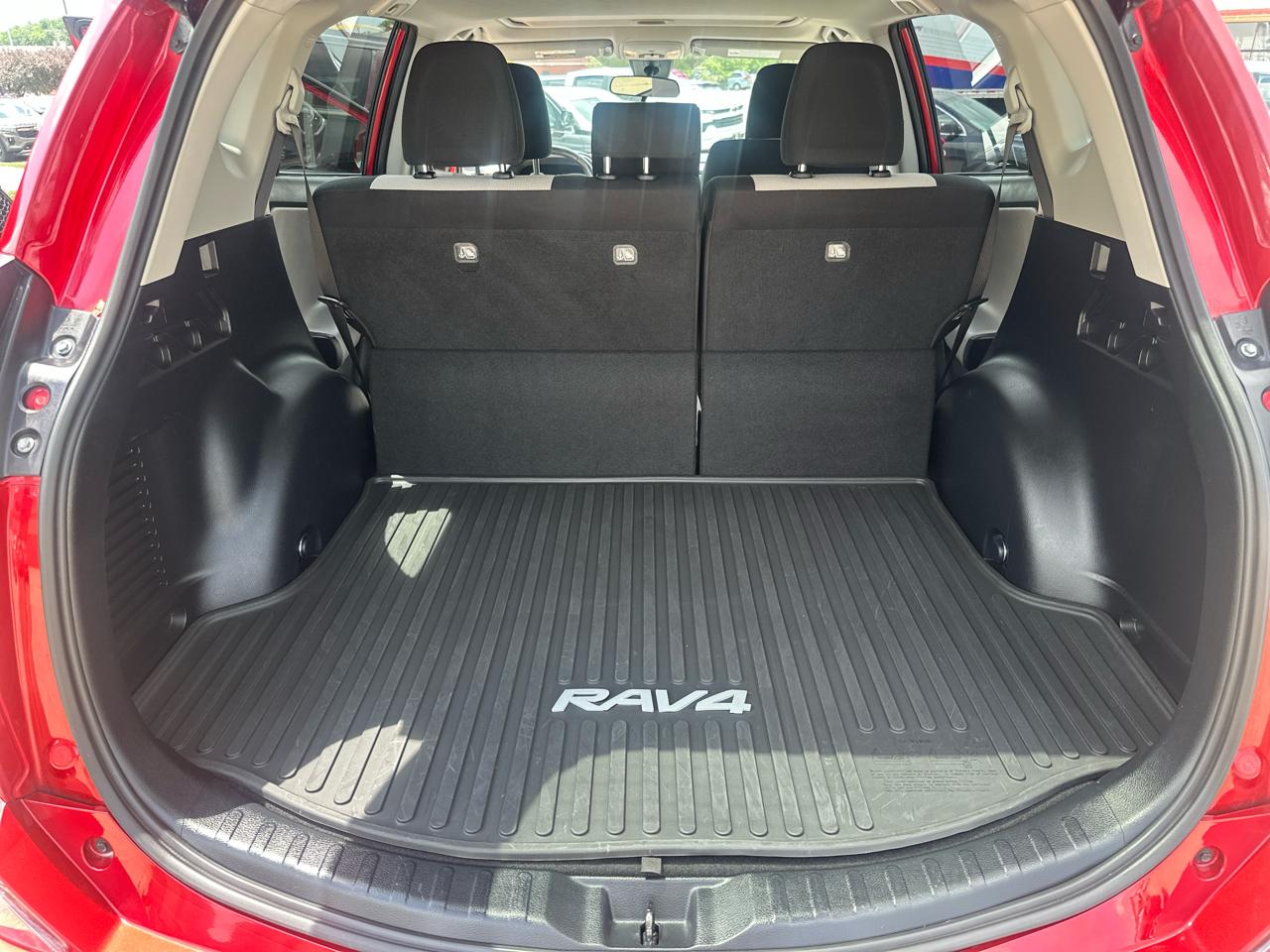 Toyota RAV4 XLE AWD (Natl) 2017