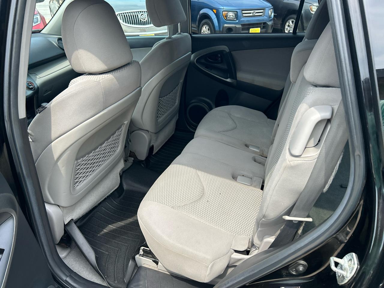Toyota RAV4 4WD 4dr I4 (Natl) 2012