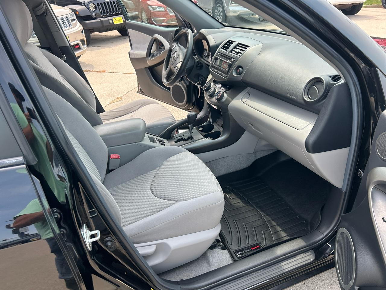 Toyota RAV4 4WD 4dr I4 (Natl) 2012