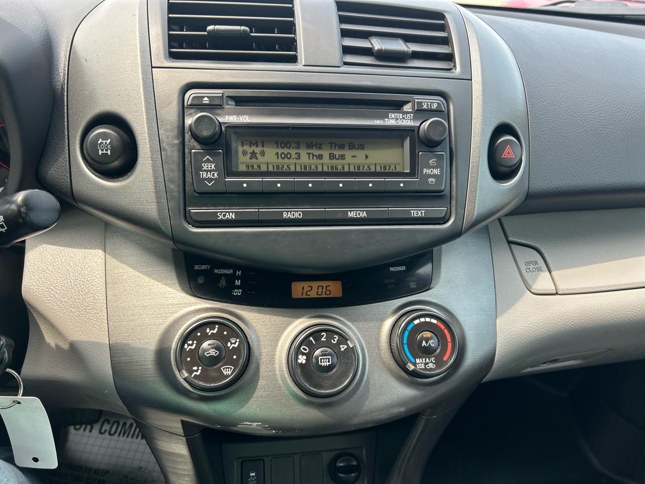 Toyota RAV4 4WD 4dr I4 (Natl) 2012