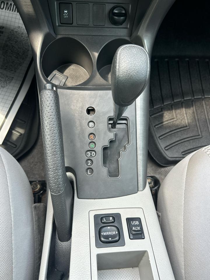 Toyota RAV4 4WD 4dr I4 (Natl) 2012