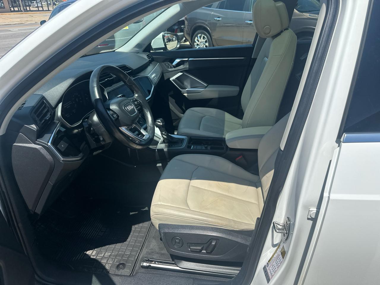 Audi Q3 Premium 45 TFSI quattro 2020