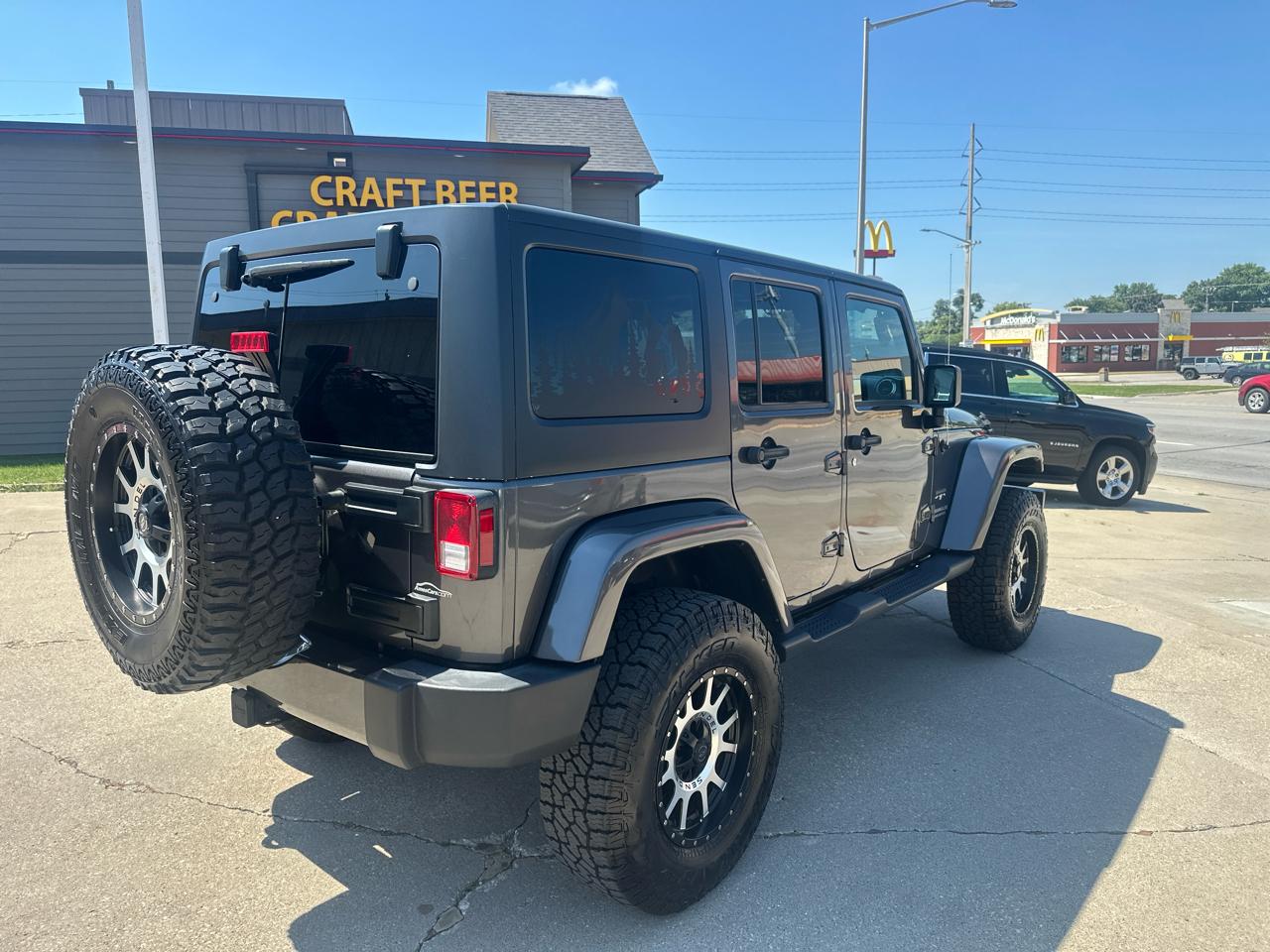Jeep Wrangler Unlimited 4WD 4dr Sahara 2017