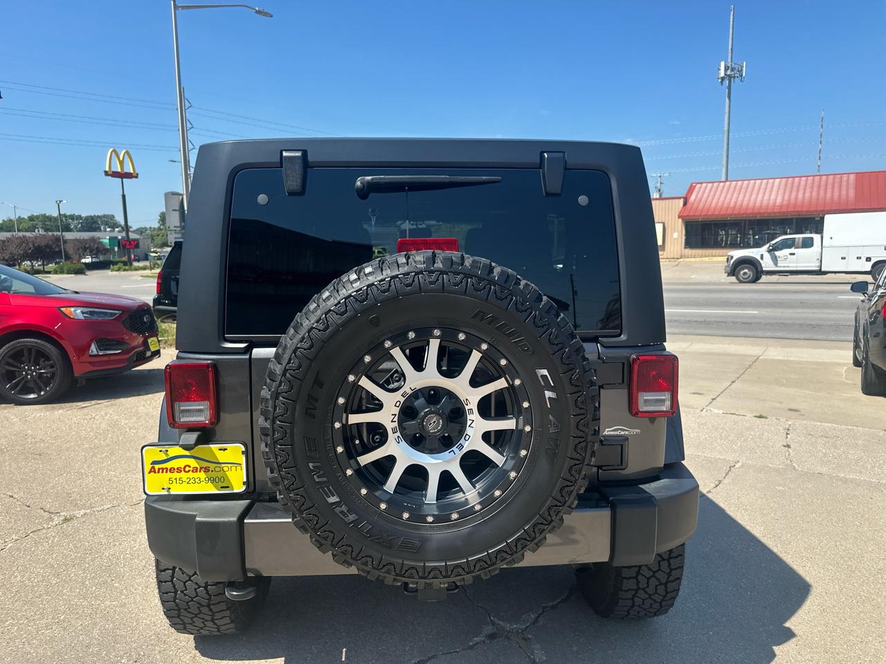 Jeep Wrangler Unlimited 4WD 4dr Sahara 2017