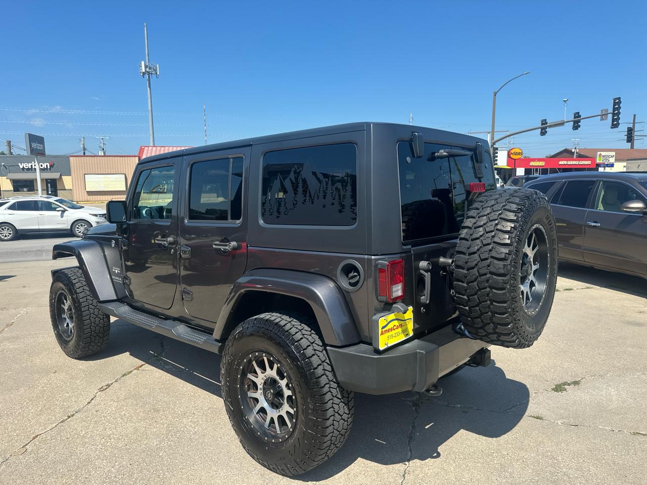 Jeep Wrangler Unlimited 4WD 4dr Sahara 2017