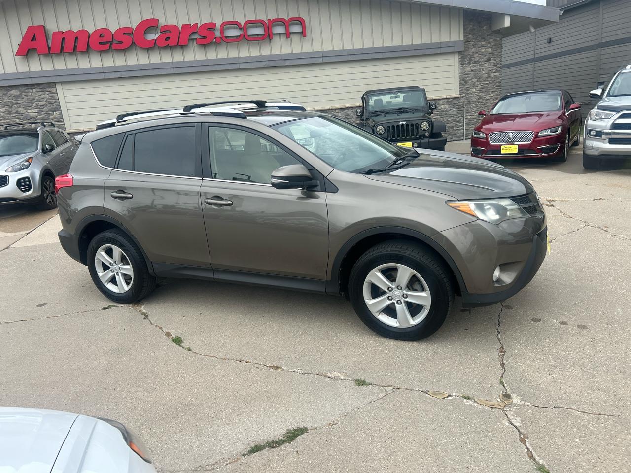 Toyota RAV4 AWD 4dr XLE (Natl) 2014