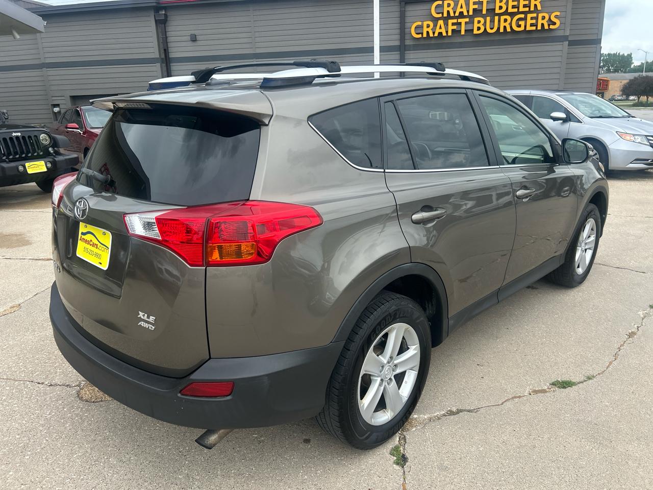 Toyota RAV4 AWD 4dr XLE (Natl) 2014