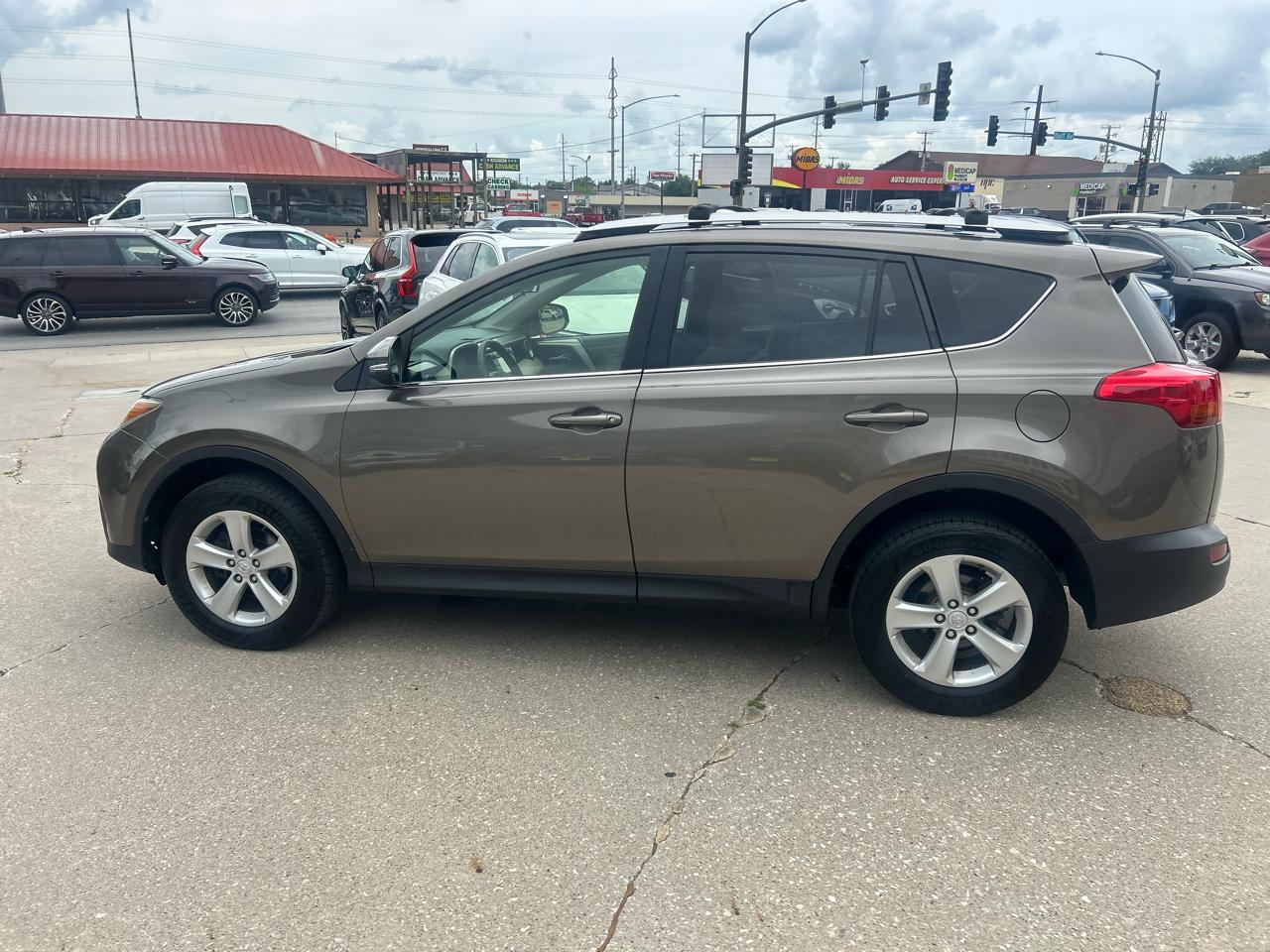 Toyota RAV4 AWD 4dr XLE (Natl) 2014