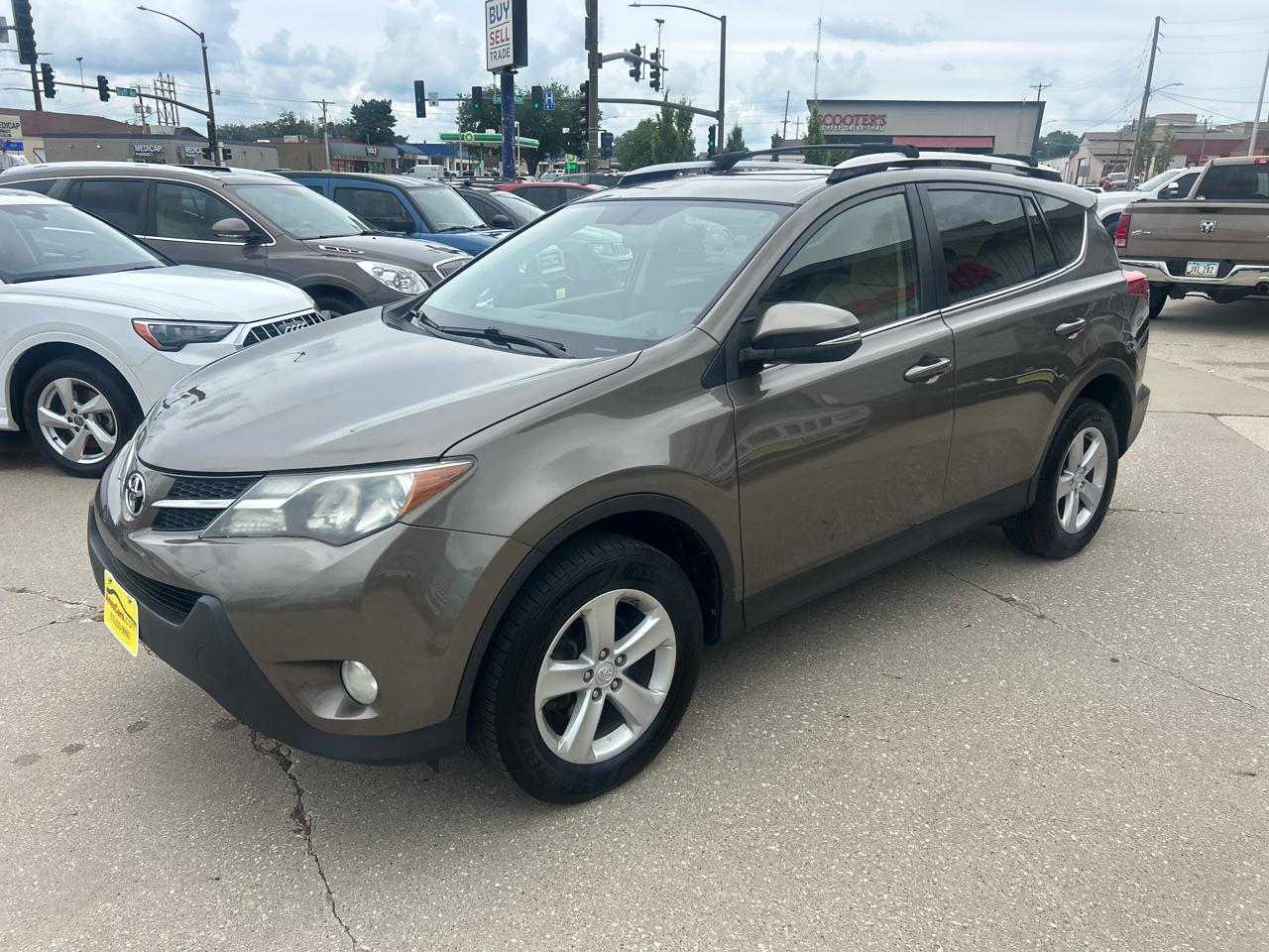 Toyota RAV4 AWD 4dr XLE (Natl) 2014