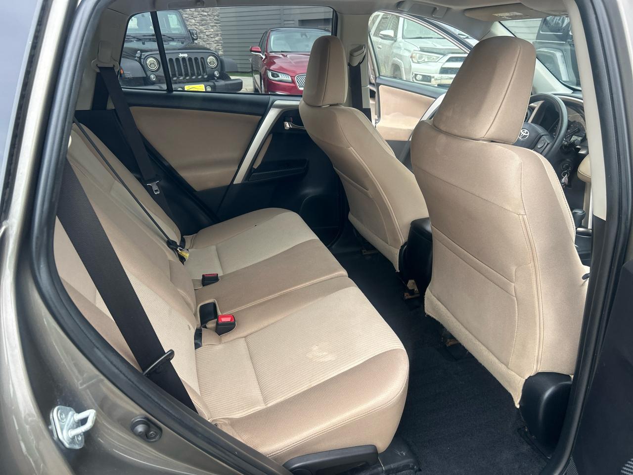 Toyota RAV4 AWD 4dr XLE (Natl) 2014