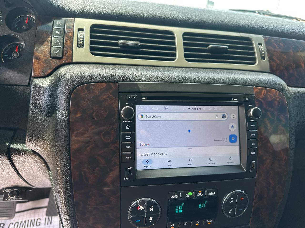 GMC Yukon AWD 4dr 1500 Denali 2010