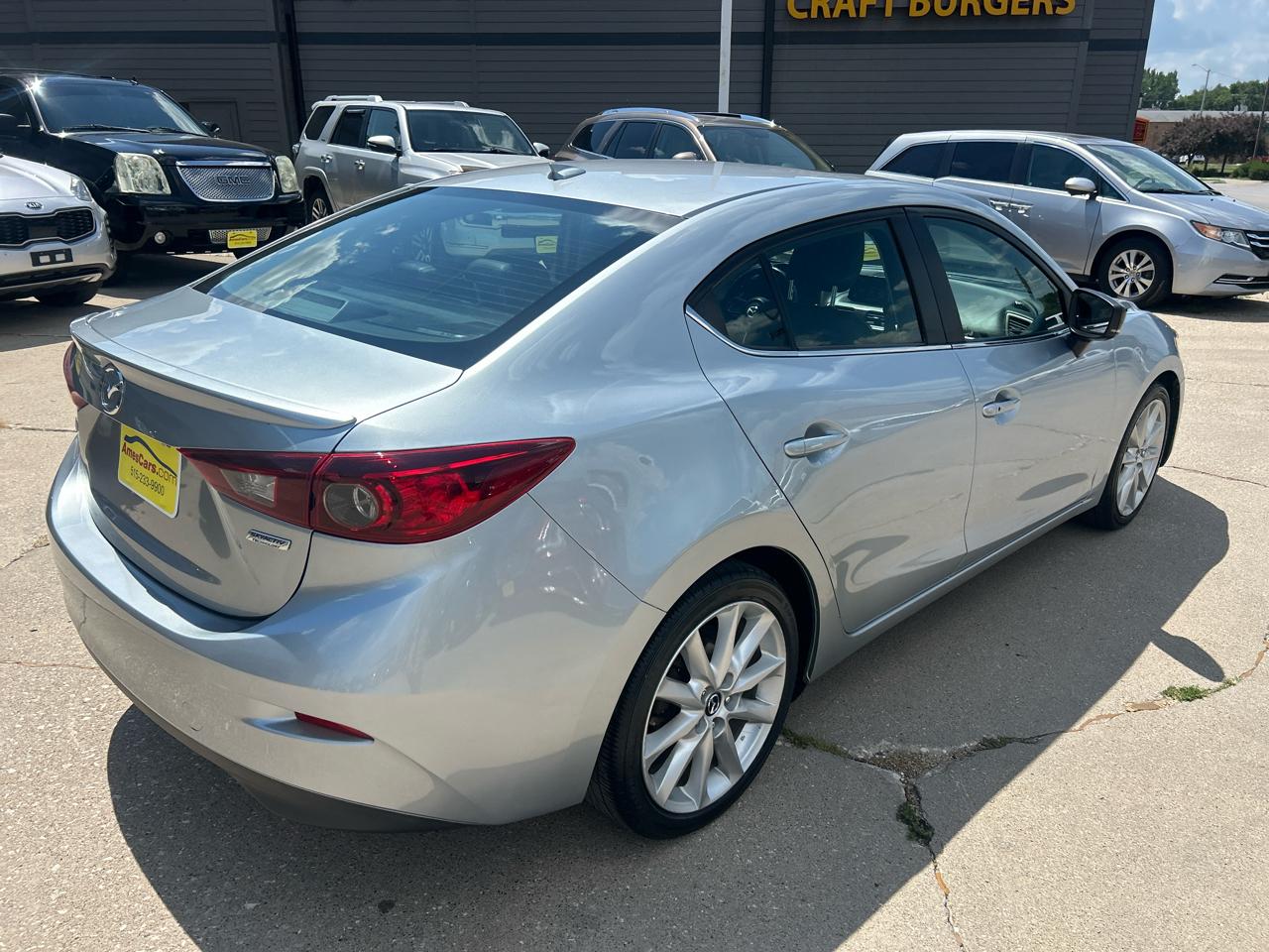 Mazda Mazda3 4-Door Touring Manual 2017