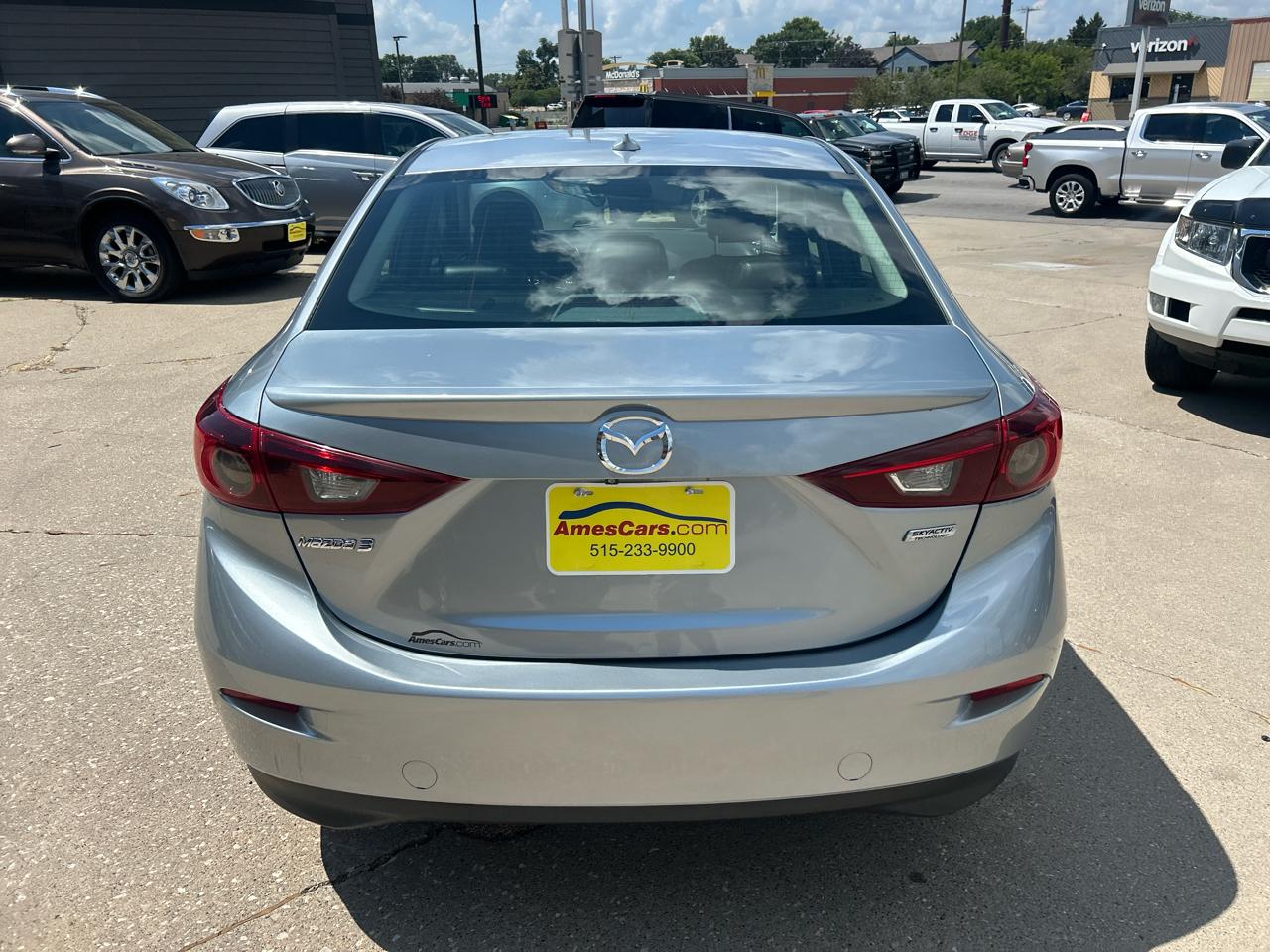 Mazda Mazda3 4-Door Touring Manual 2017