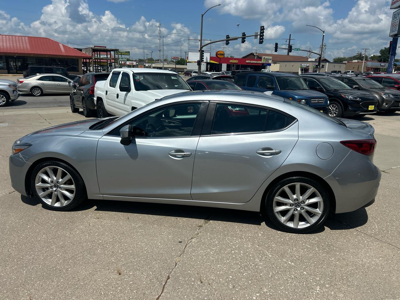 Mazda Mazda3 4-Door Touring Manual 2017