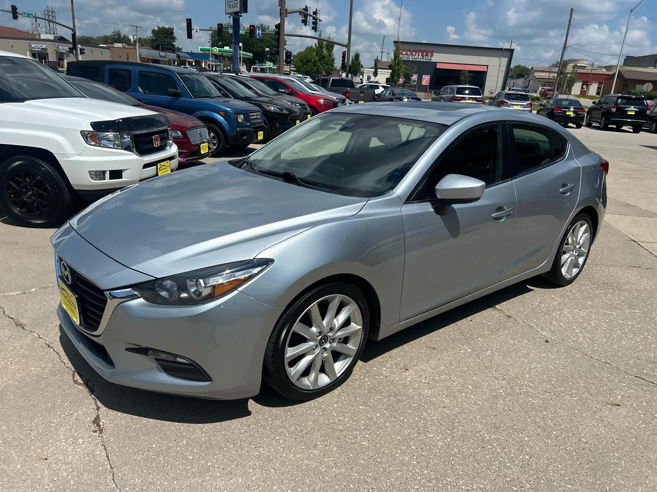 Mazda Mazda3 4-Door Touring Manual 2017
