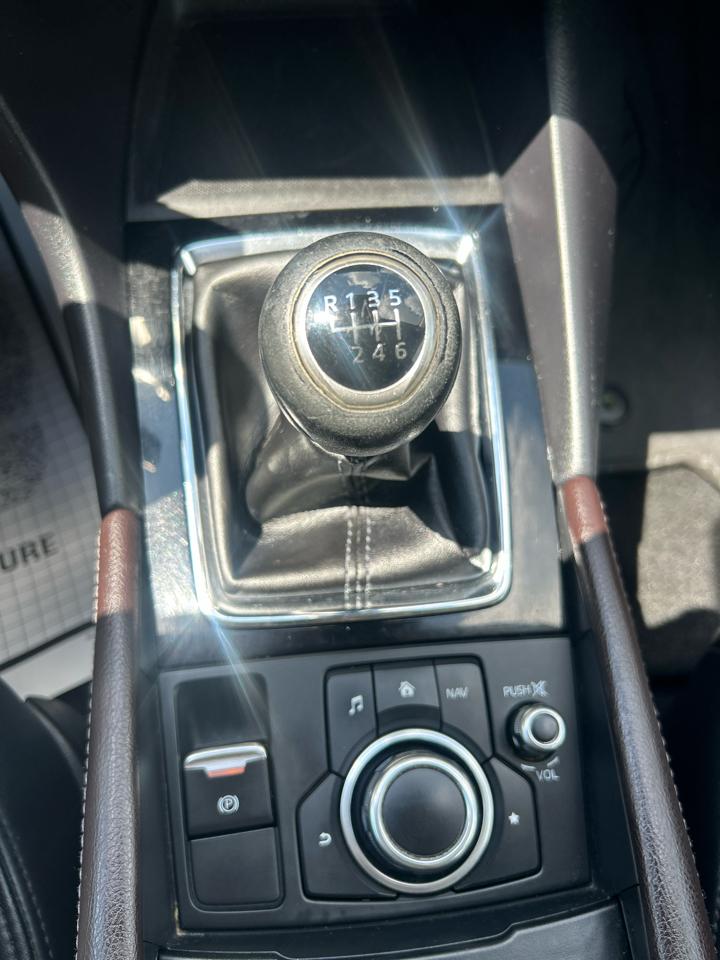 Mazda Mazda3 4-Door Touring Manual 2017