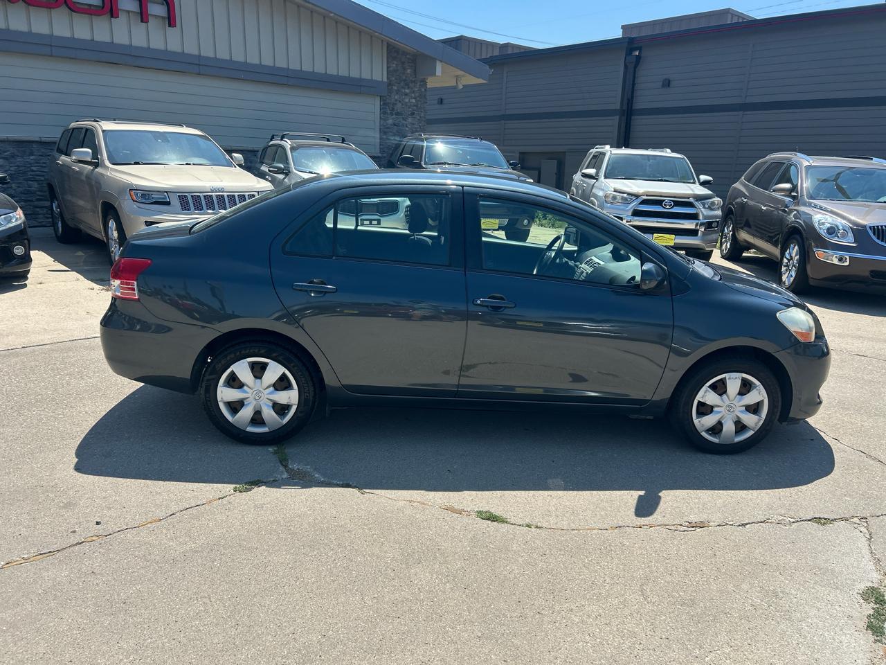 Toyota Yaris 4dr Sdn Man (Natl) 2008
