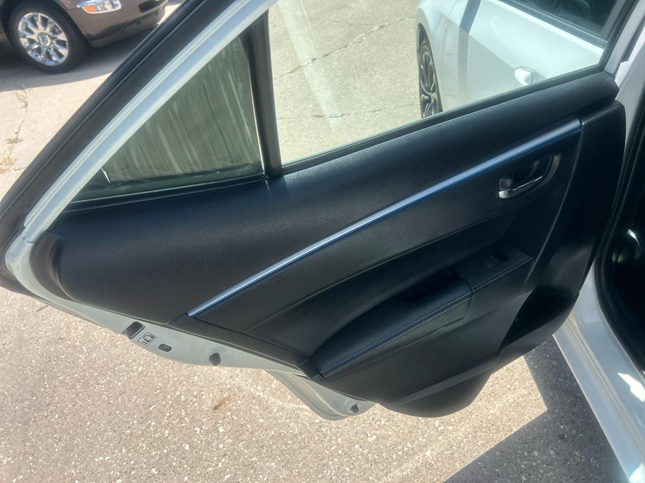 Toyota Corolla 4dr Sdn CVT LE Premium (Natl) 2014