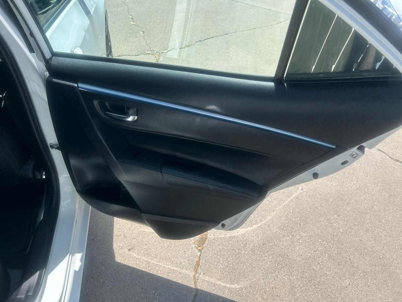 Toyota Corolla 4dr Sdn CVT LE Premium (Natl) 2014