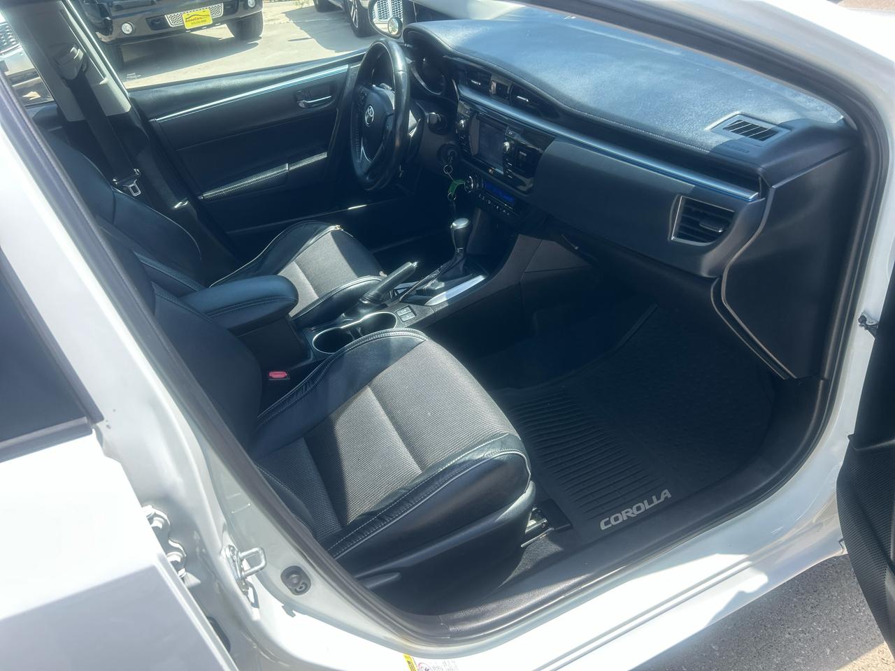 Toyota Corolla 4dr Sdn CVT LE Premium (Natl) 2014
