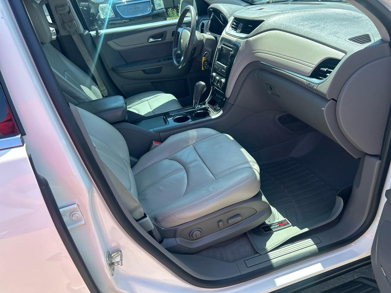Chevrolet Traverse FWD 4dr LT w/2LT 2015