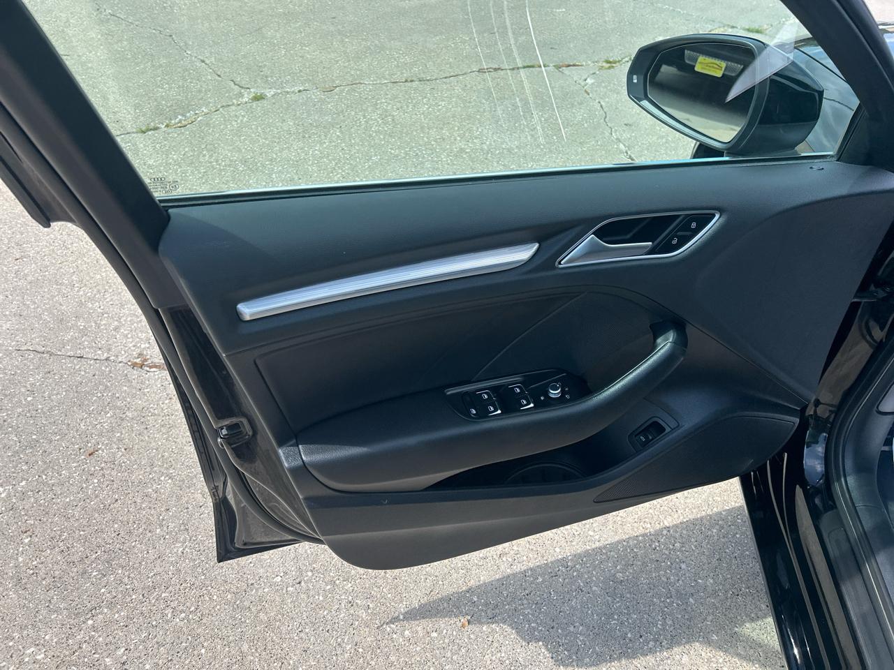 Audi A3 4dr Sdn quattro 2.0T Premium Plus 2015