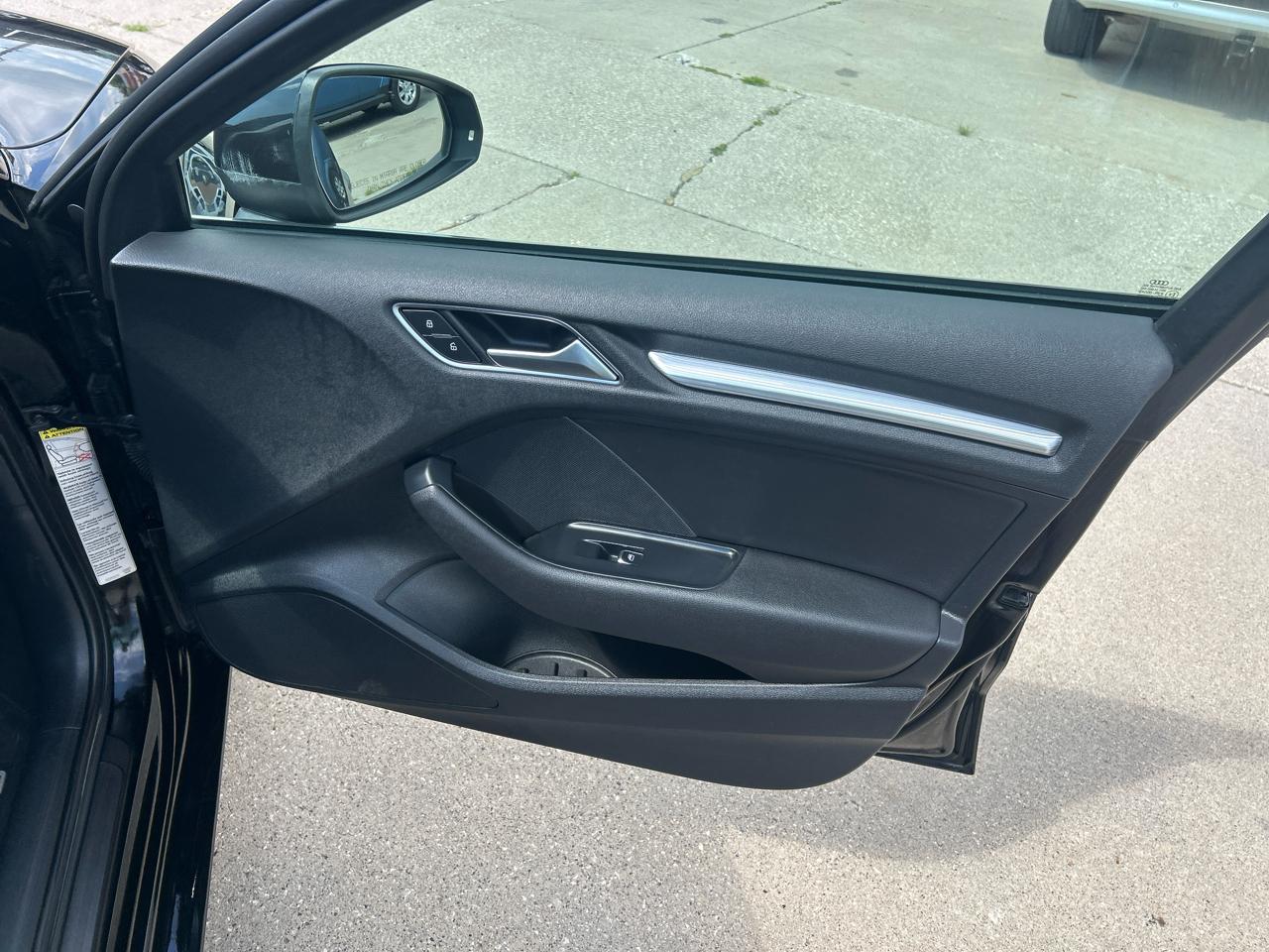 Audi A3 4dr Sdn quattro 2.0T Premium Plus 2015