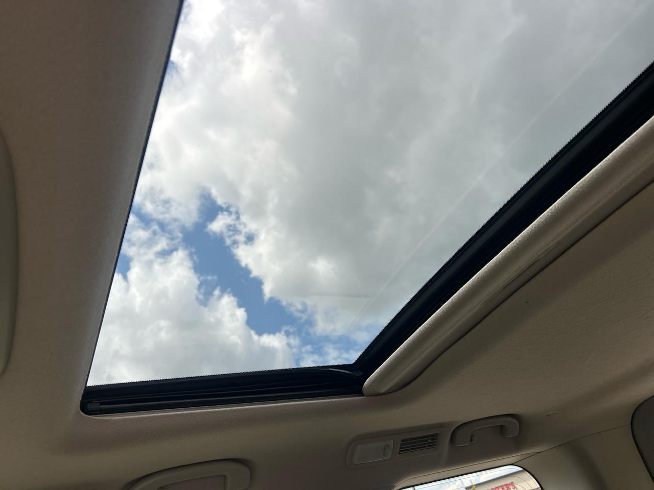 Nissan Quest 4dr SL 2012