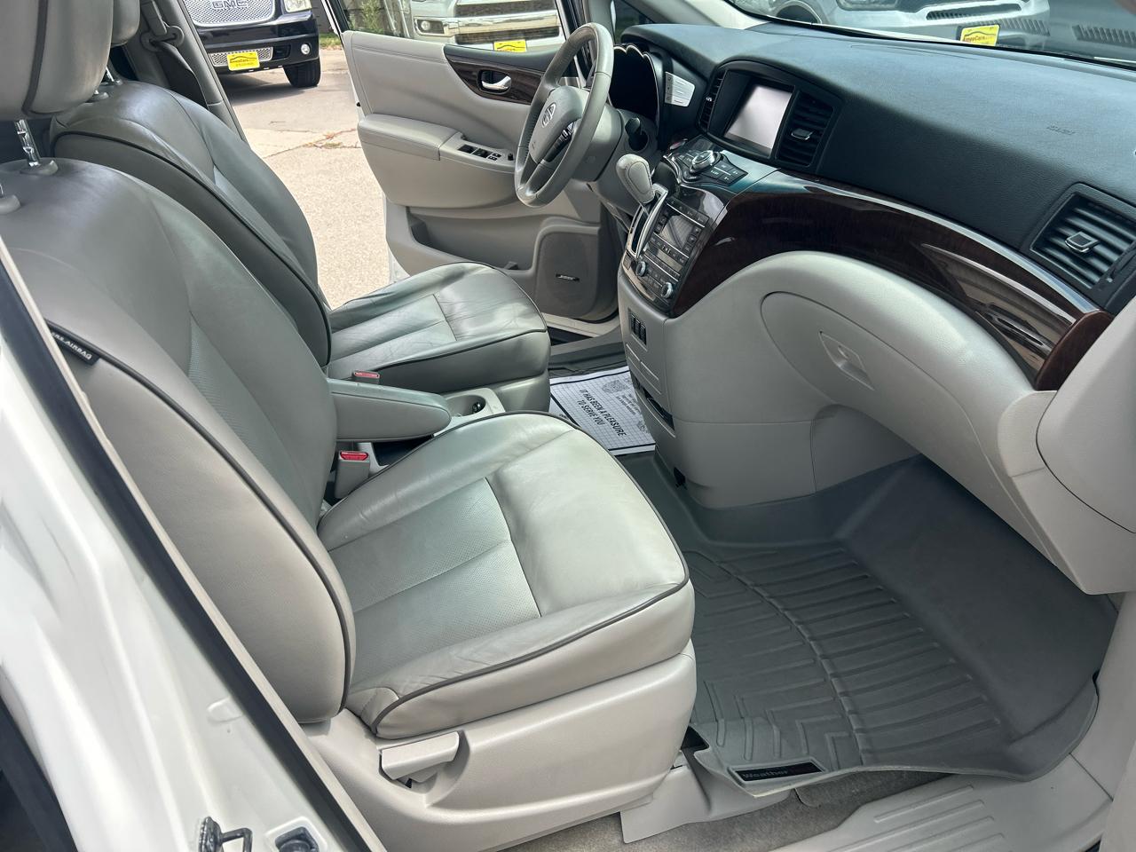 Nissan Quest 4dr SL 2012