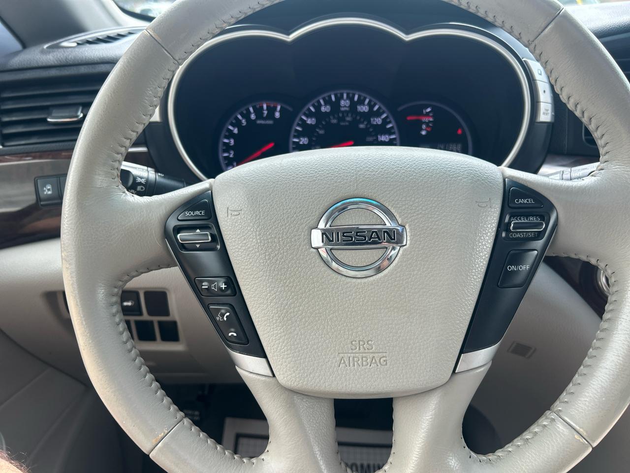 Nissan Quest 4dr SL 2012